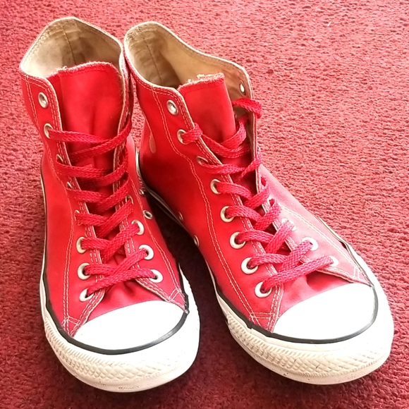 Red Converse size 9